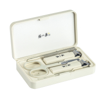 张小泉 倾巧系列美容五件套H100031配置:平口指甲钳、斜口指甲钳、亮甲锉、鼻毛剪、耳勺