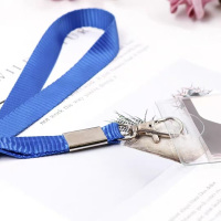 欧标MATE-IOT智能证件卡挂绳蓝牙防丢提醒便携轻巧设计