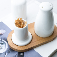 宜洁创意两个装陶瓷椒盐罐厨房用品撒粉罐调味瓶调料罐胡椒瓶纯白简约 小托盘加两瓶一套