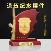 赫拓 退伍纪念品 木质办公摆件 锌合金枪杆 金属臂章摆件 热转印铝箔贴片