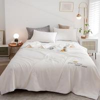 伊伊爱 BZ0HJC2100369/ 200*230cm 4斤蜜蜂被子总重 1.00 件/条 (计价单位:条) 白色