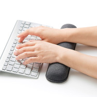 山业(SANWA) TOK-ERG5DGY-M 加厚防滑 透气表面 中款 键盘垫 (计价单位:个) 灰色