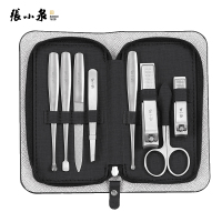 张小泉 美甲套装八件套W70023000配置:大号指甲钳、中号指甲钳、美容剪、眉夹、挖耳勺、死皮铲、指甲锉、指甲清洁器*