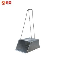 鸣固带盖防风型铁簸箕