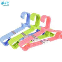 茶花(CHAHUA)轻巧衣架 07091T 42cm*21.5cm 颜色随机6个/把 一把装