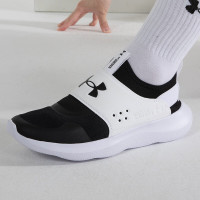 安德玛(Under Armour)3024870-002 新款透气缓震跑步训练运动鞋