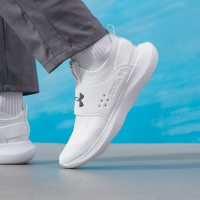 安德玛(Under Armour)3024870-106 新款透气缓震跑步训练运动鞋