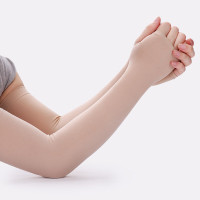 蕉下品质夏季冰爽袖套防晒女手套男士袖子紫外线加长款冰丝防晒手开车 [1双装]肤色 拇指款