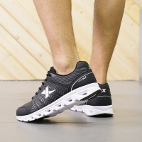 特步（Xtep）女鞋跑步鞋鞋新款轻便减震网面革面休闲EVA轻质中底女士运动鞋983118119066