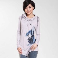俏艺 2015春装新款堆堆领不规则钮扣下摆印花长袖宽松t恤女 1709
