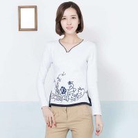 俏艺 2015春装新款白色素雅青花瓷刺绣V领长袖t恤女 3191