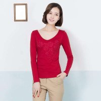 俏艺 2015春装新品 红色花朵刺绣V领棉修身长袖T恤衫女 3198