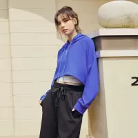 361°运动卫衣女新款女士超短款连帽卫衣宽松休闲运动上衣