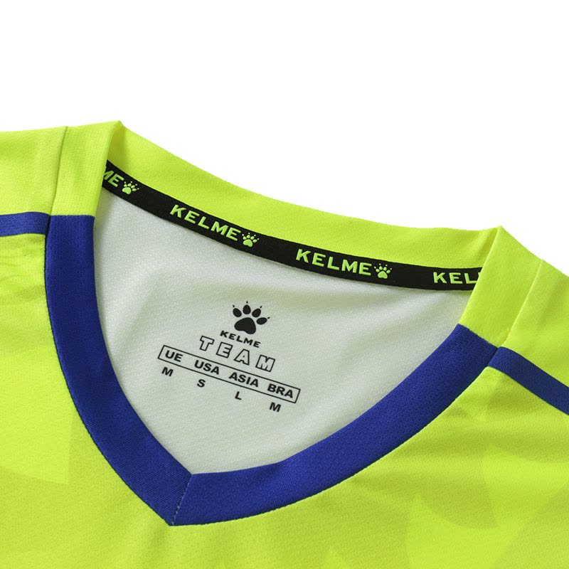 KELME卡尔美 男式印花光板短袖足球服套装 足球比赛训练组队服 V领足球运动服套装 KMC160027图片