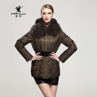 寒鹭 2014新款女装冬季羽绒服 连帽超大真毛领修身中长款时尚女装外套 女冬装外套