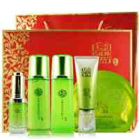 百雀羚水漾莹透金牌超值礼盒