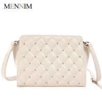 2014年春夏新款菱格铆钉星星时尚潮流百搭真皮拉链女包 包邮哦