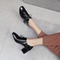 中跟单鞋女2020春秋新款方头深口女鞋百搭软皮英伦工作皮鞋高跟鞋