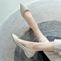 2020新款春季韩版铆钉漆皮尖头平底鞋浅口平跟单鞋女百搭大码瓢鞋