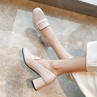 方头乐福鞋女2020新款春季粗跟白色小皮鞋英伦风高跟单鞋女工作鞋