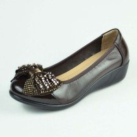 特大码新款花牌正品粗跟柔软牛皮 蝴蝶结串珠女单鞋尖头气质四季鞋3C2912