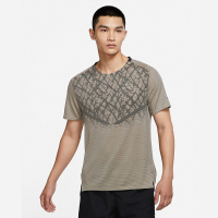Nike耐克夏季新款男运动休闲舒适透气圆领短袖T恤DQ4779-010