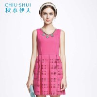 秋水伊人2015春装新款淑女镂空下摆圆领无袖连衣裙1411E020208