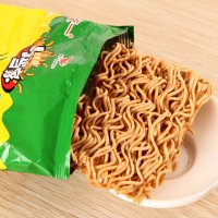 小当家干脆面 整箱48袋 4口味混装 干吃面干脆面点心面 袋装方便面 方便速食 统一企业