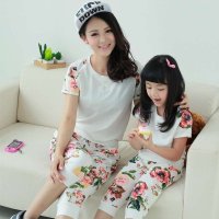 亲子装套装新款一家三口家庭装短袖白色碎花休闲母女套装
