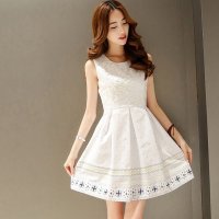 X.Yfuns欧根纱印花无袖白色连衣裙