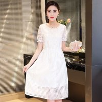 X.Yfuns珍珠圆领格纹收腰白色连衣裙