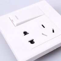 正泰电工 86型墙壁插座开关带电源插座 NEW7D 一开单控五孔插座