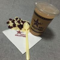 上海荷里活(helihuo)明星奶茶一杯