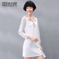 熙世界2015秋装新款民族风绣花一步裙包袖V领雪纺连衣裙183SL133