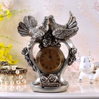 新古典树脂座钟复古工艺品创意家居装饰品客厅时尚实用桌钟摆件