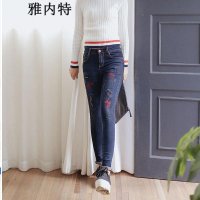 雅内特2015新款弹力贴布绣花修身显瘦破洞抓纹牛仔裤女T30437#8815