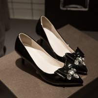 羽陌论诗 韩版甜美水钻蝴蝶结百搭女鞋2016春夏新款尖头纯色细跟高跟单鞋 p0002