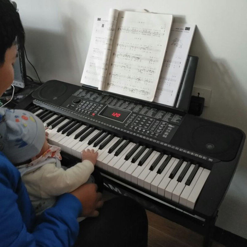 61键电子琴 儿童生日礼物 成人钢琴键多功能智能教学琴 男孩女孩初学音乐教具钢琴3-6-12-20岁可插MP3带琴架
