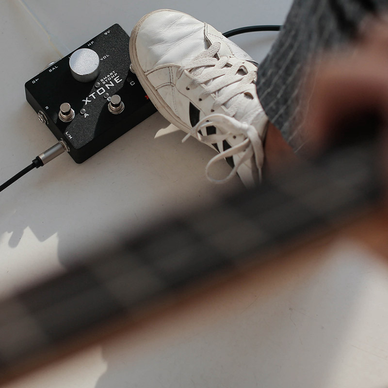 XTONE Pro智能效果器 贝司电木吉他效果器 手机音频接口 MIDI声卡 乐器配件