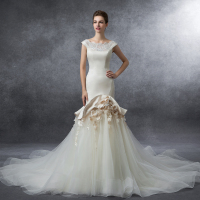 2016秋冬新款时尚双肩修身鱼尾米白色拖尾婚纱