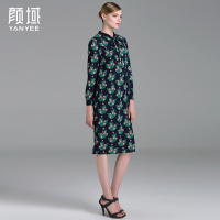 颜域品牌女装秋装新款OL弹力印花衬衫式双层领拼接飘带H型连衣裙 20A6680