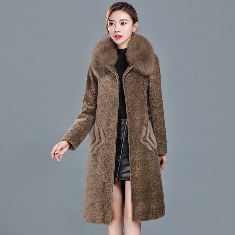 莉妮吉尔中老年皮草女2017冬装新款妈妈装羊剪绒中长款加厚大毛领保暖外套