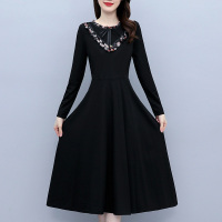 魅言魅语(MeiYanMeiYu)2021秋季新品大码女装时尚洋气胖mm修身显瘦长袖黑色连衣裙