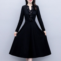 魅言魅语(MeiYanMeiYu)2021年秋季大码修身显瘦遮肚子200斤长袖黑色连衣裙