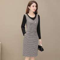 魅言魅语(MeiYanMeiYu)2021年秋季新款中年妈妈减龄条纹连衣裙