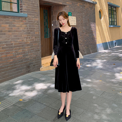 魅言魅语(MeiYanMeiYu)法式复古赫本风黑色连衣裙女2021年秋季修身显瘦方领甜美小黑裙