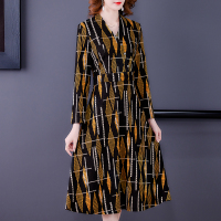 魅言魅语(MeiYanMeiYu)v领碎花长袖连衣裙女2021秋季新款气质名媛轻奢修身显瘦高端裙子