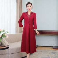 魅言魅语(MeiYanMeiYu)婚礼妈妈礼服2021秋季高贵气质V领显瘦年轻款喜婆婆婚宴装连衣裙