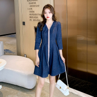 魅言魅语(MeiYanMeiYu)洋气小个子牛仔裙女2021年秋季中长款气质撞色V领九分袖大摆连衣裙