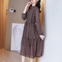 魅言魅语(MeiYanMeiYu)2021秋收腰系带印花长款长袖立领连衣裙